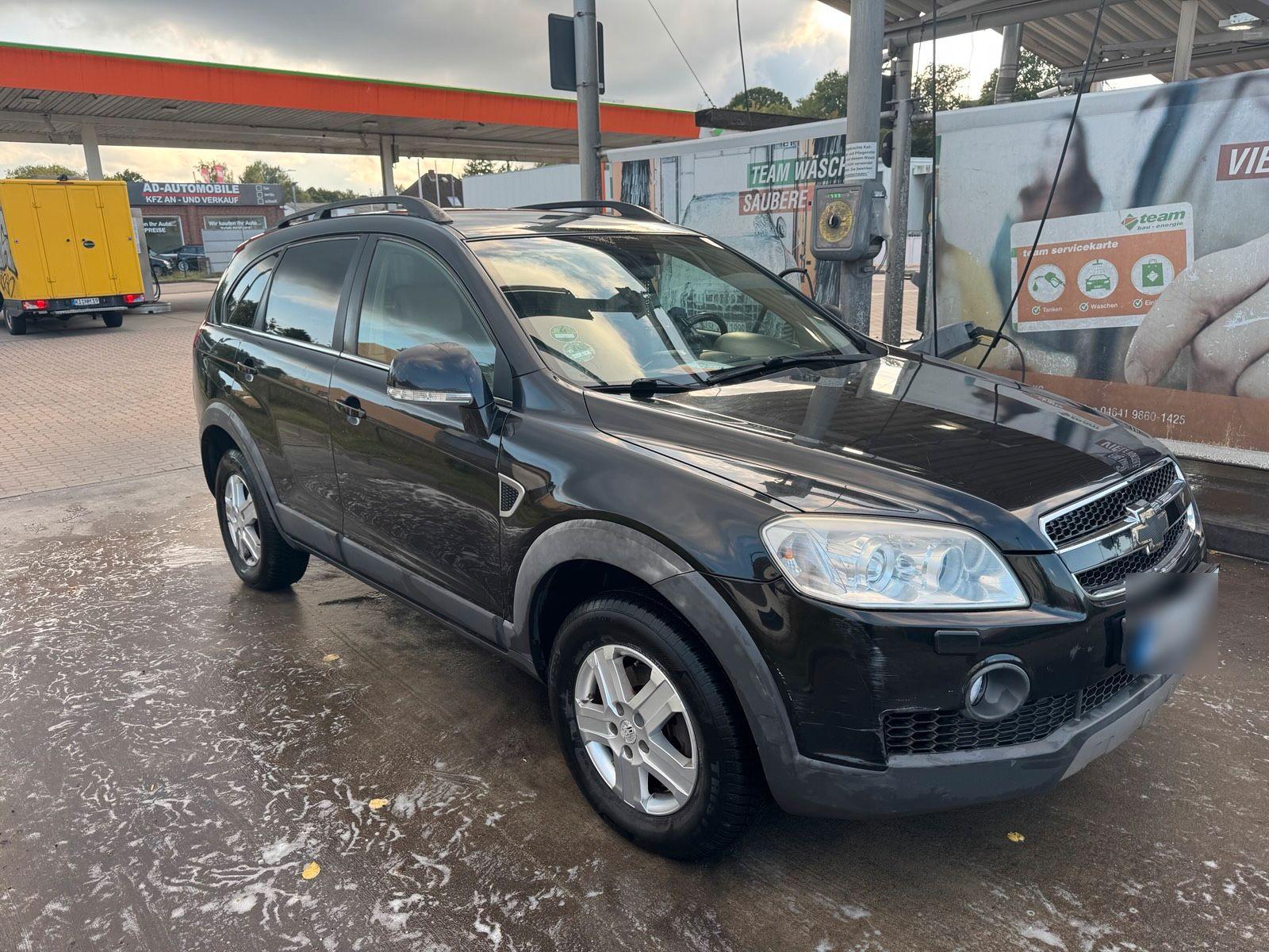 Chevrolet Captiva 2008 — rear view