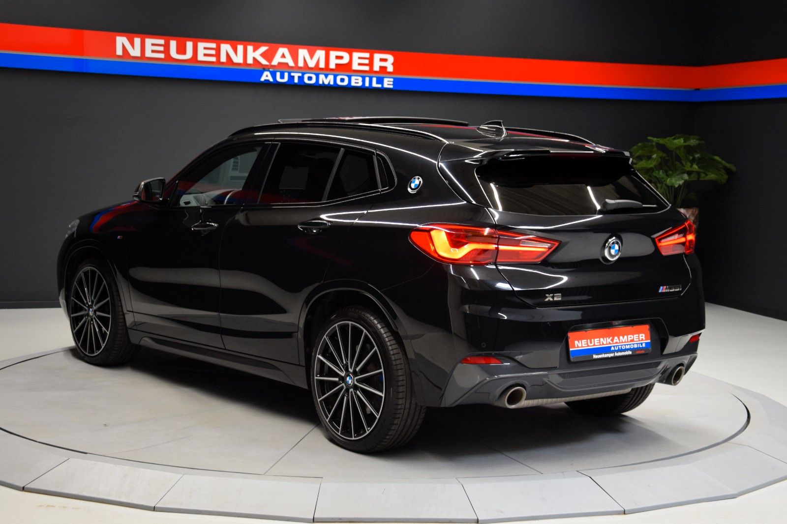 Fahrzeugabbildung BMW X2 xDrive M35i Pano ACC HuD h/k Schalensitze LED