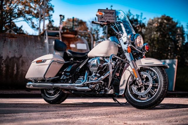 Harley-Davidson FLHP Road King Police - sehr selten - top!