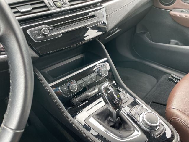 Fahrzeugabbildung BMW 218 Active Tourer i Luxury Line Autom. Navi, Ein