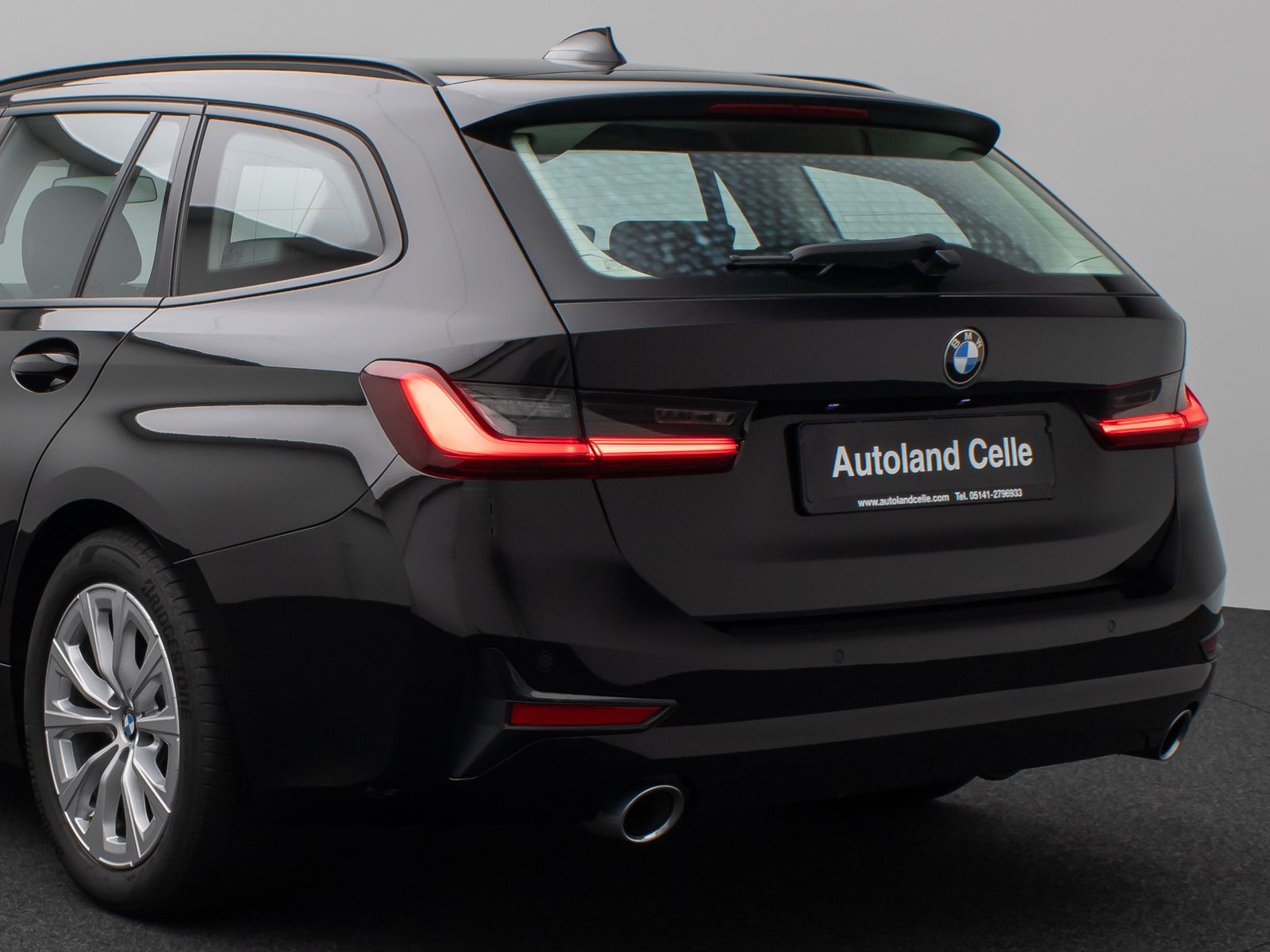 Fahrzeugabbildung BMW 320d Alarm PDC Stop&GO DAB AHK HiFi Fernlich LED