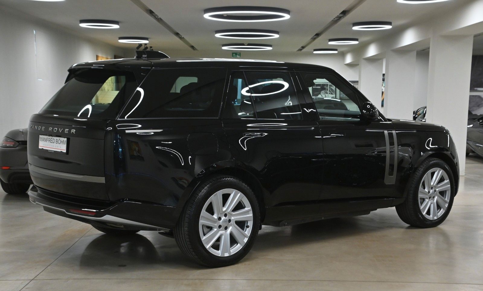 Land Rover Range Rover P-550e HSE imagem 3