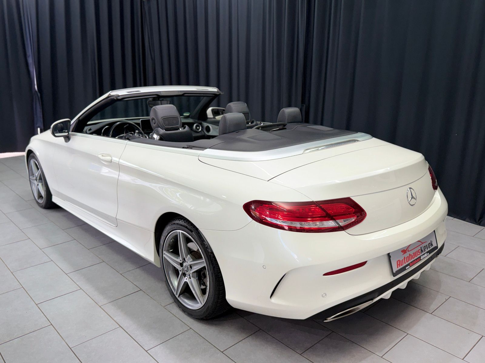 Fahrzeugabbildung Mercedes-Benz C 180 Cabrio |AMG-LINE|LED|RF-CAM|AUTOMATIK