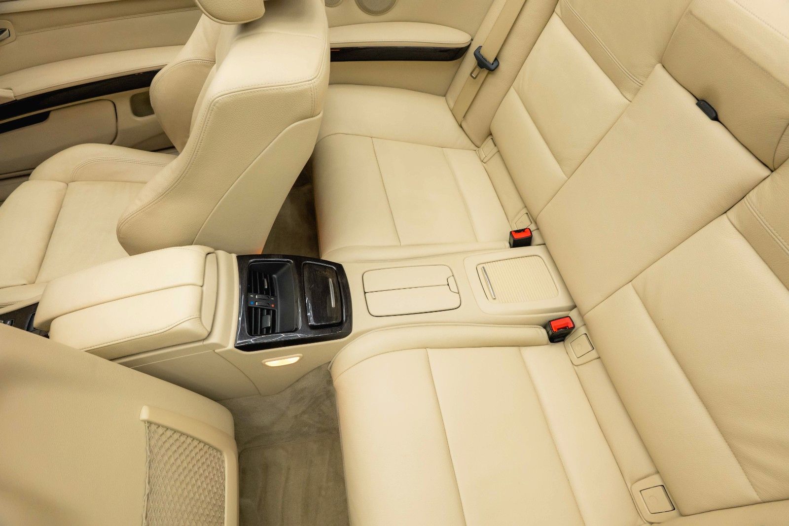 Fahrzeugabbildung BMW 330d Cabrio Sport Edition *Bi-Xenon*H&K*Memory*