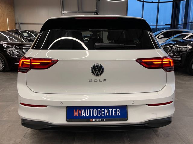 Volkswagen Golf VIII Lim. Life *LED*NAVI*PDC*AMBIENTE*CAR2X