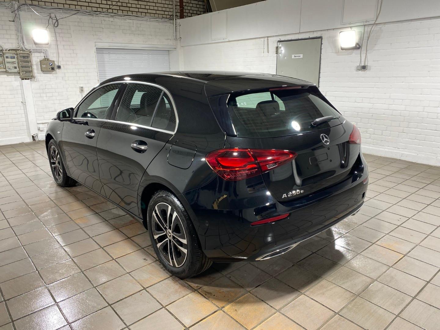 Mercedes-Benz A250e Progressive Advanced KAM/NAVI