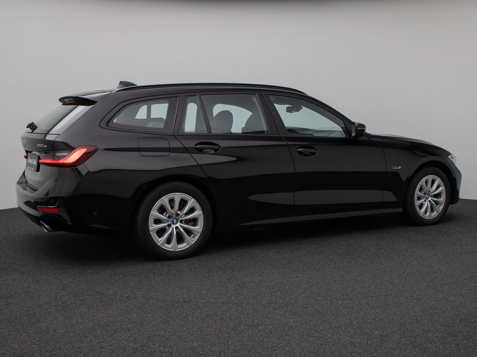 Fahrzeugabbildung BMW 320e xD Panorama Kamera DAB HiFi Alarm Sport LED