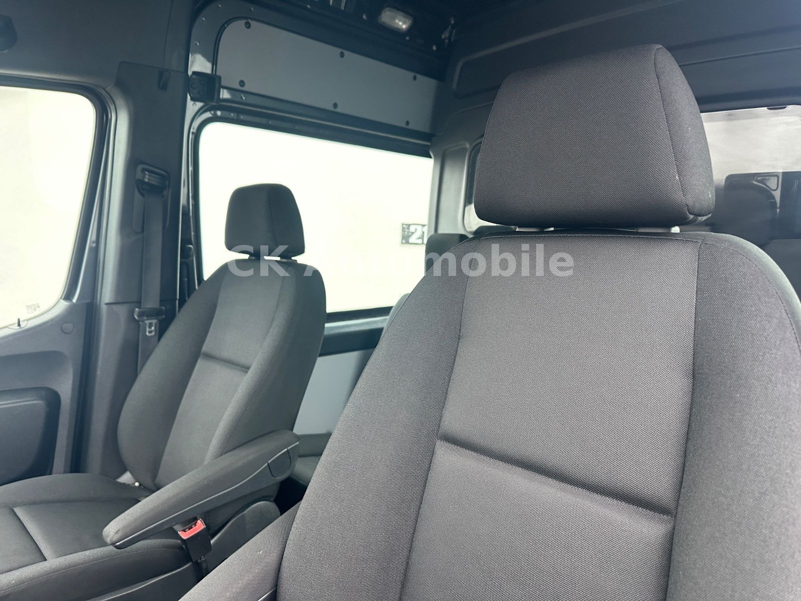 Fahrzeugabbildung Mercedes-Benz Sprinter III Mixto 319CDI V6 RWD /Autom./5 Sitze