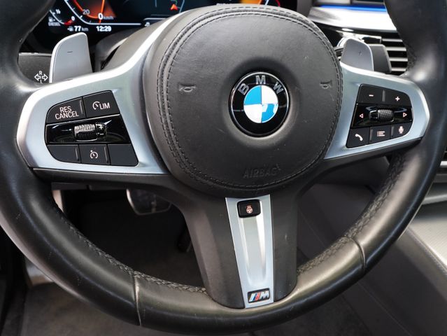 Fahrzeugabbildung BMW 530 d Lim. M Sportpaket LED/LIVE-COCKPIT/LM20"