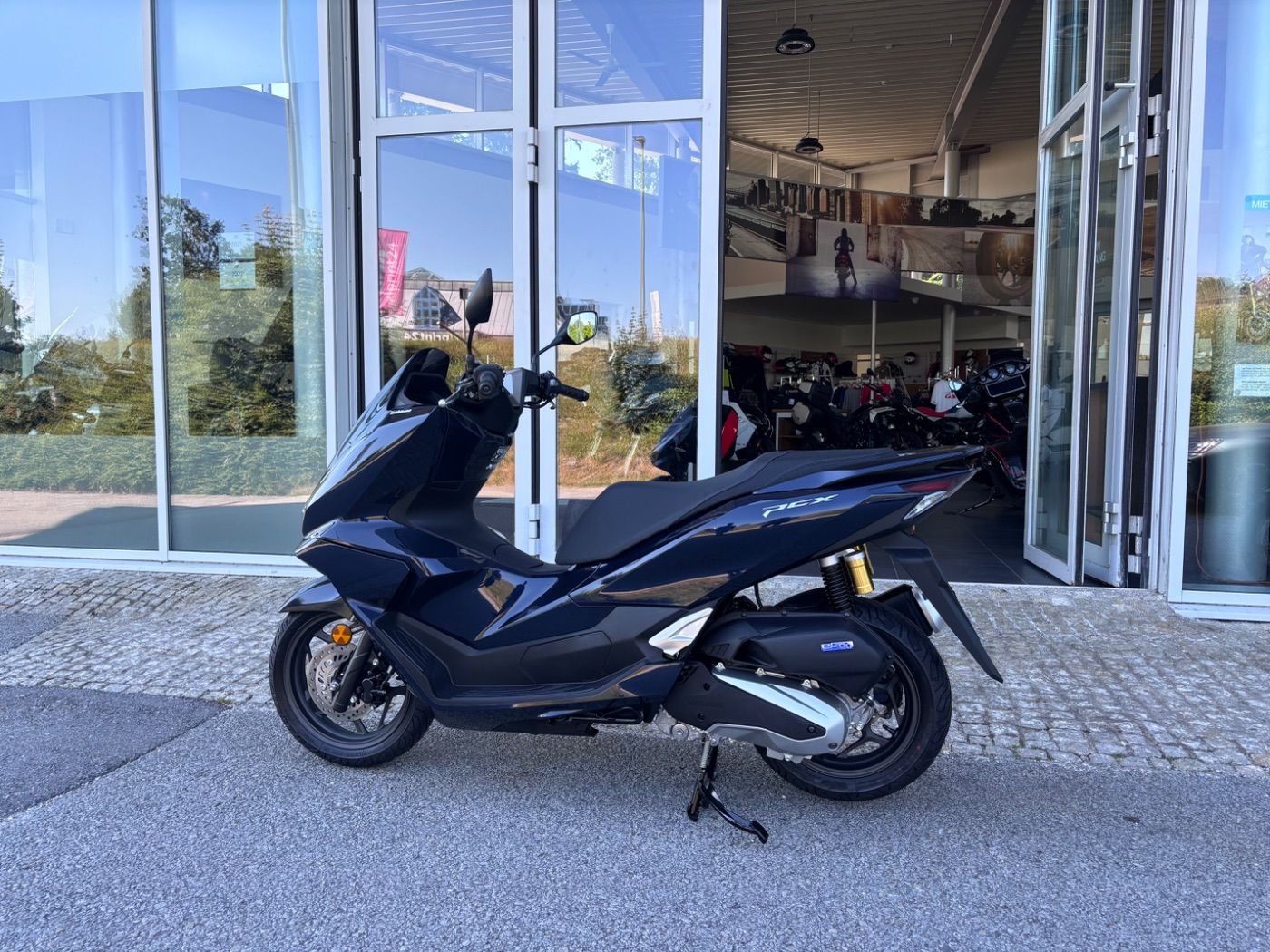 Fahrzeugabbildung Honda PCX 125 Modell 2026 mit Konnektivität, sofort