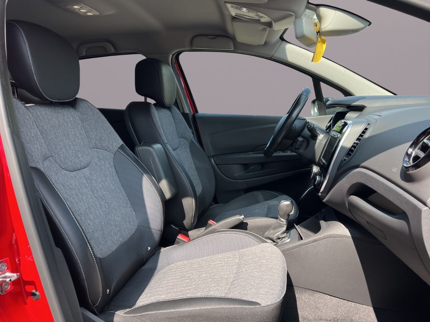 Fahrzeugabbildung Renault Captur Collection 1.3 TCe 150 EU6d-T Navi LED Kl