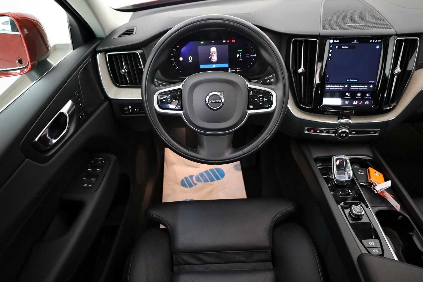 Fahrzeugabbildung Volvo XC60 Plus Bright T6 AWD,Leder,Navi,LED,SH,Panora