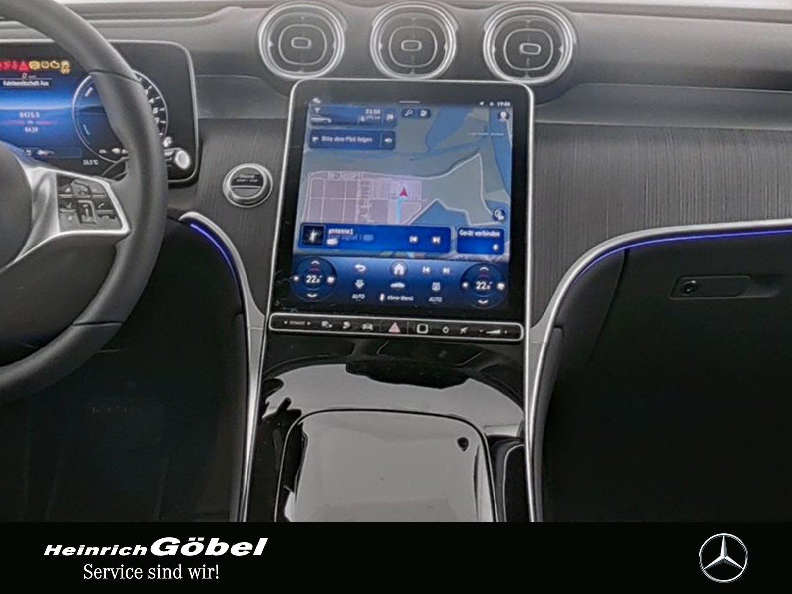 Fahrzeugabbildung Mercedes-Benz GLC 300 e 4M AVANTGARDE+FAHRASSI+DIGITAL+PANO