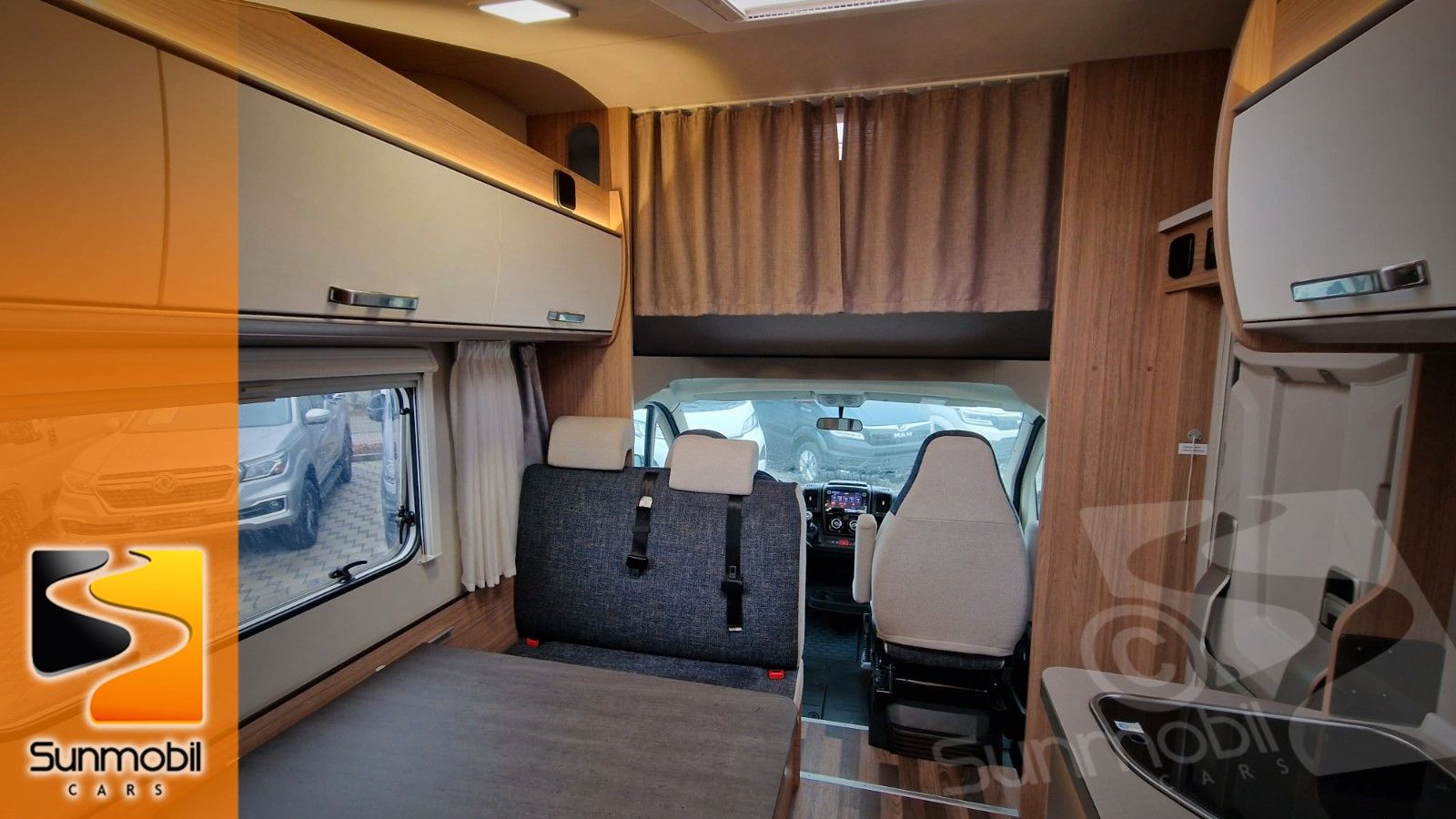 Fahrzeugabbildung Weinsberg CaraHome Cara Home 700 DG Radio Navi RFK