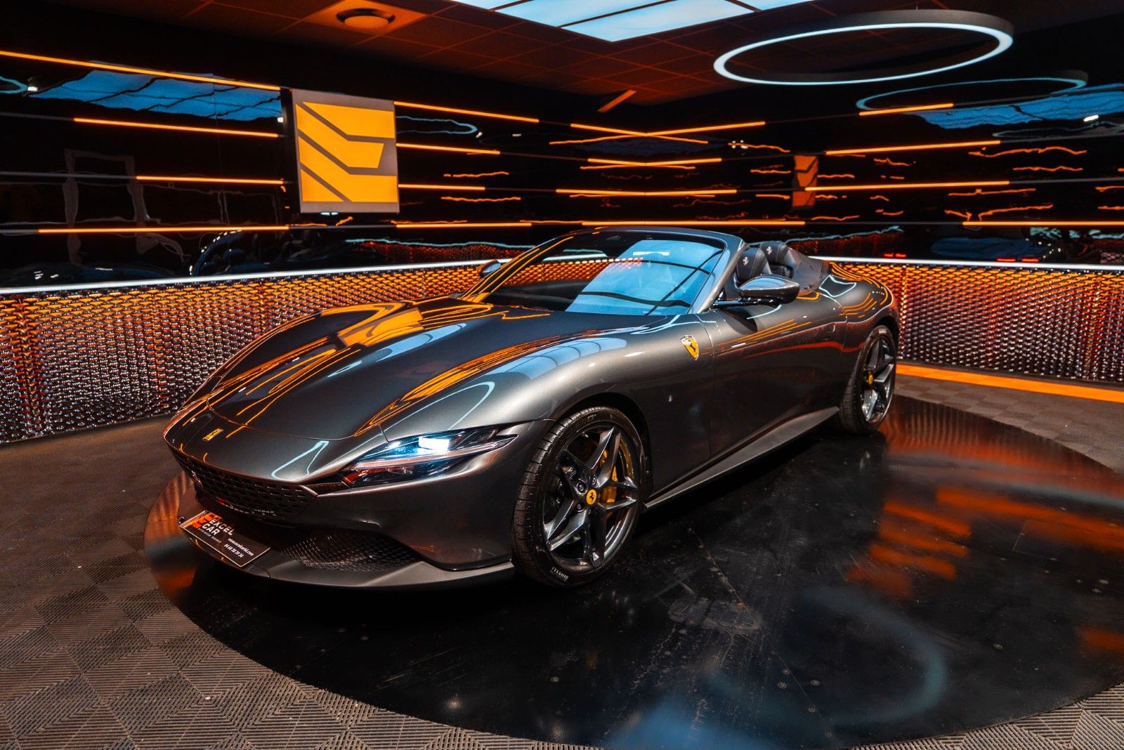 FERRARI Roma
