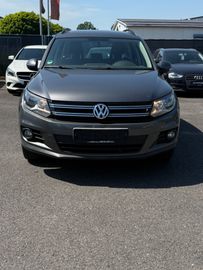 Volkswagen Tiguan - 2