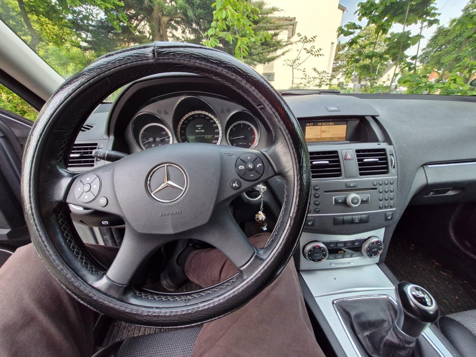 Mercedes-Benz C250 2010 — engine 2.143 cm³, 204 HP (150kW)