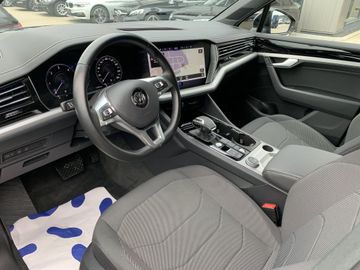 Volkswagen Touareg - 9