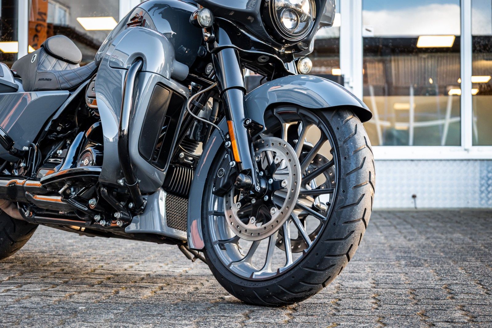 Fahrzeugabbildung Harley-Davidson FLHXSE CVO STREET GLIDE 117 cui - Jekill -
