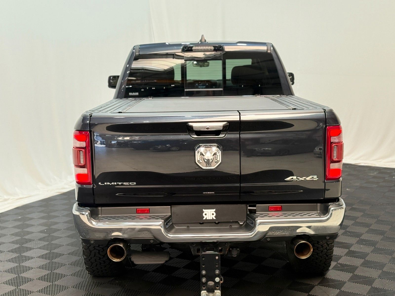 Fahrzeugabbildung Dodge Limited / CREW CAB / 4x4 / Harman Kardon / 360°