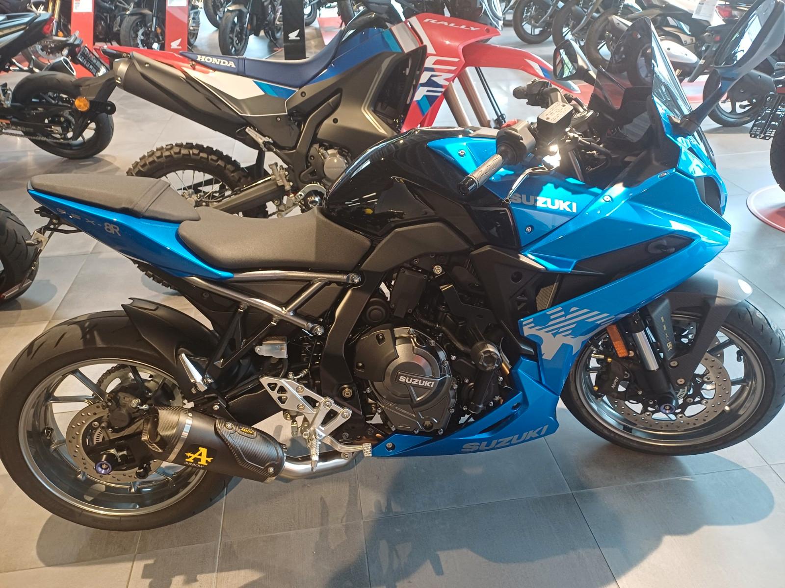 Suzuki GSX-8R mit Top Zubehör