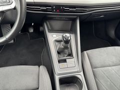 Fahrzeugabbildung Volkswagen Golf VIII Lim. Life LED Navi Sitzh Massage ACC