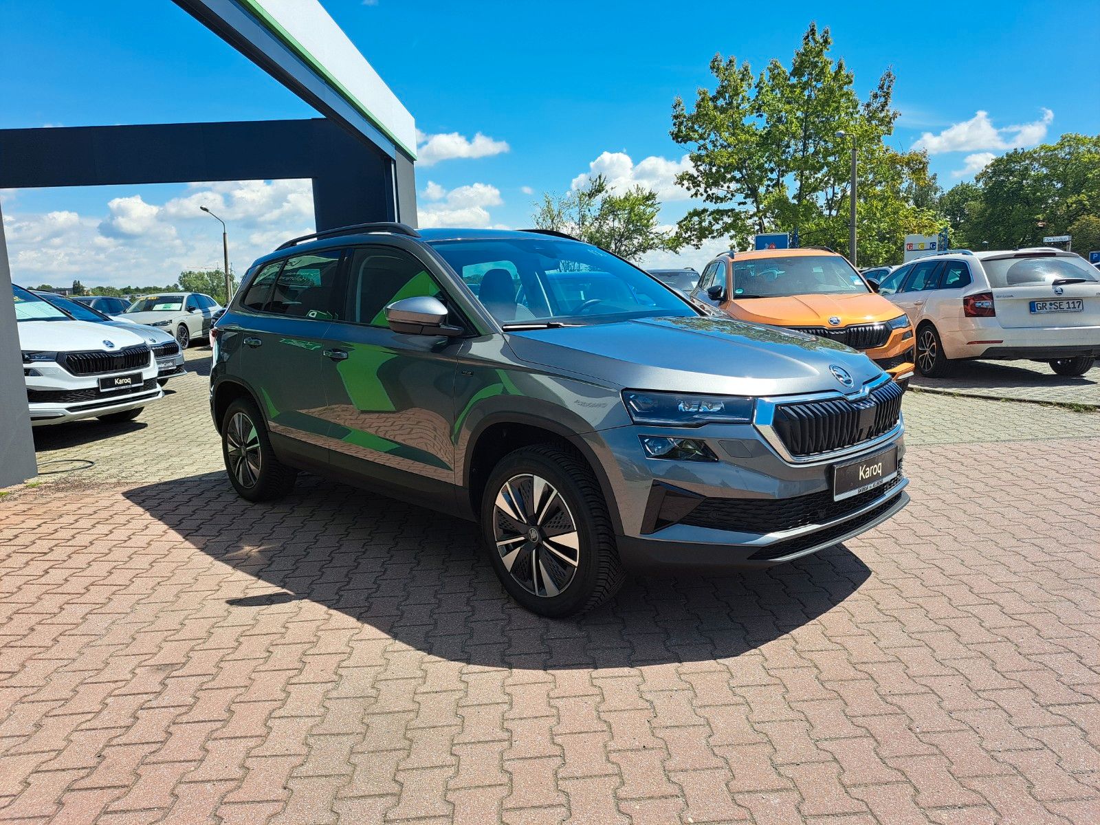 Skoda KAROQ Selection 2.0 TDI 110 kW 150 PS DSG AHK imagem 3