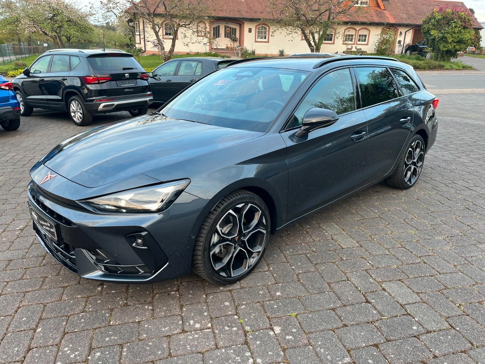 Cupra Leon ST 2.0 TSI 4Drive/AHK/Navi/Kamera/eHeck/ACC
