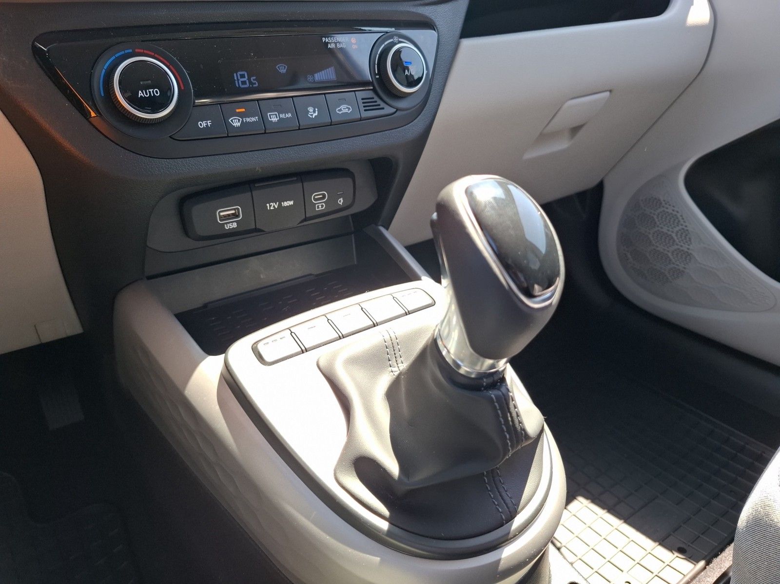 HYUNDAI i10 Prime 1.2 AUTOMATIK / KLIMA / DAB+ / NAVI / - Image 14