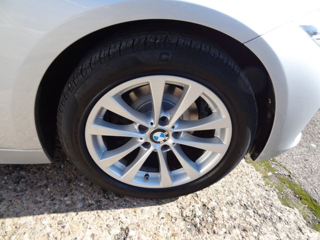 Fahrzeugabbildung BMW 320i Advantage/LED/Navi/84TKM/Automatik/