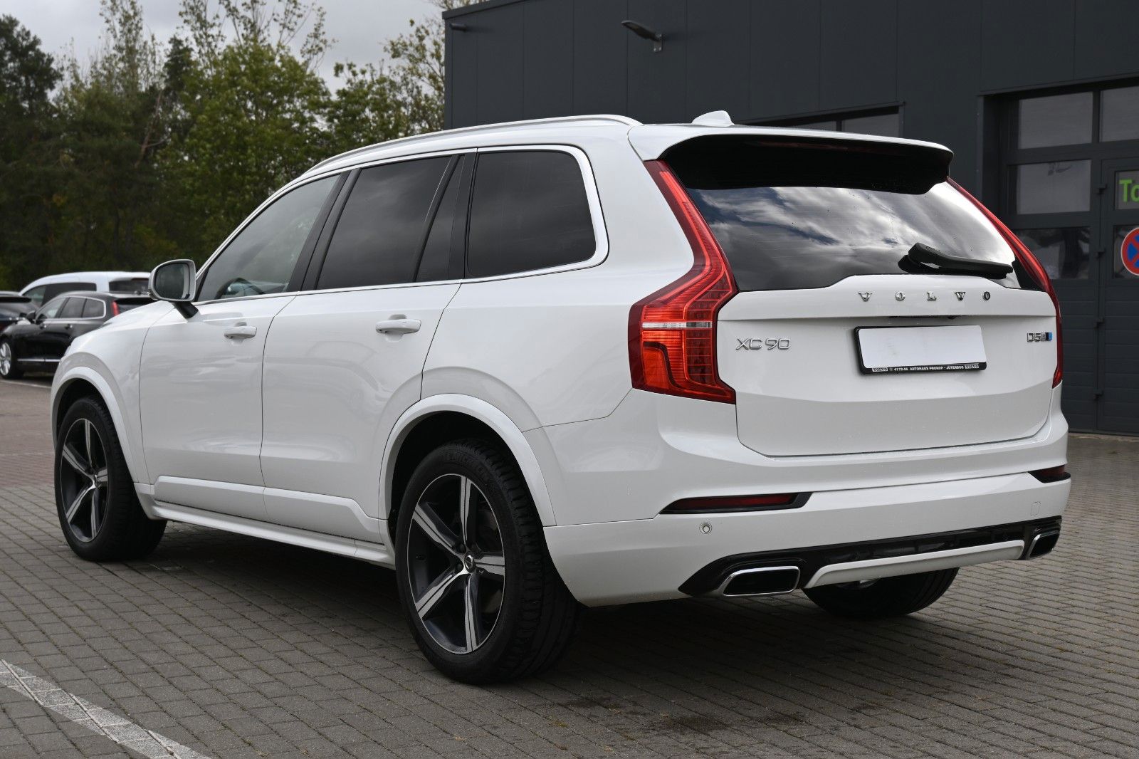 Fahrzeugabbildung Volvo XC90 D5 R-Design*VOLL*PANO*LUFT*255PS*MIETKAUF