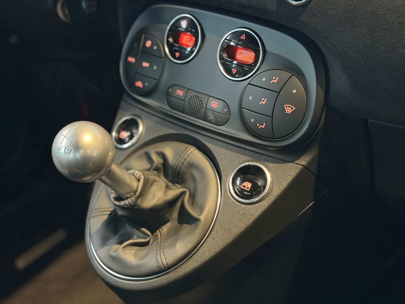 Fahrzeugabbildung Abarth 695C Turismo Cabrio KLIMA BEATS NAV DAB ALU