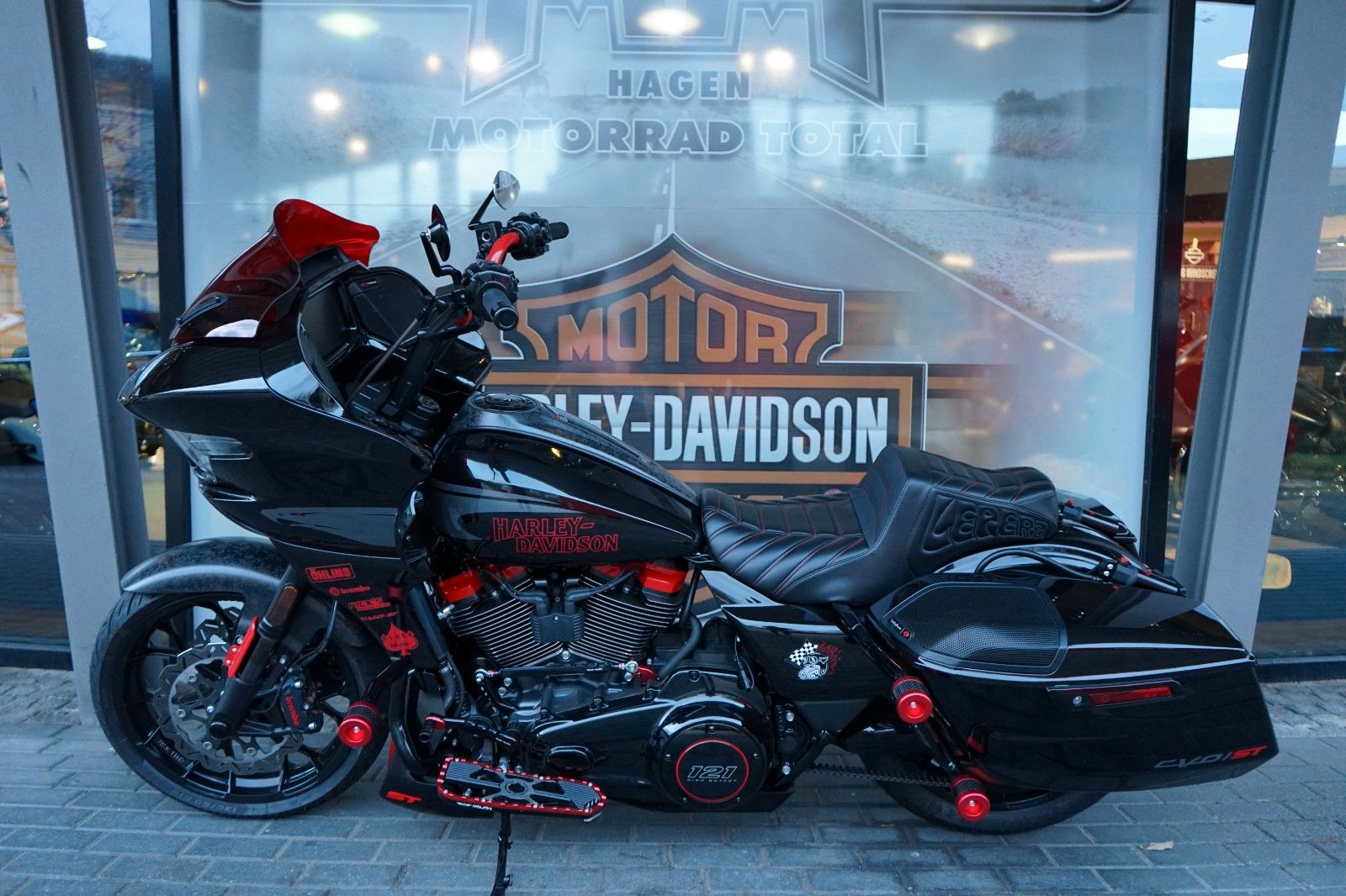 Fahrzeugabbildung Harley-Davidson Road Glide ST CVO CLUBSTYLE