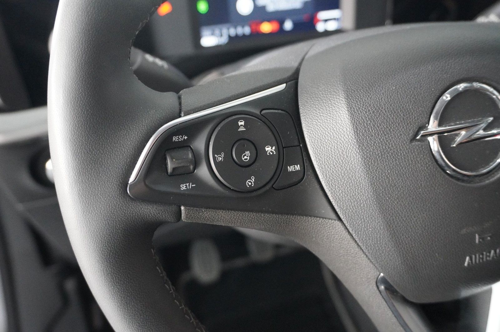 Fahrzeugabbildung Opel Mokka ELEGANCE 1.2T NAVI/LED/KAMERA/SPORT/SH/DAB