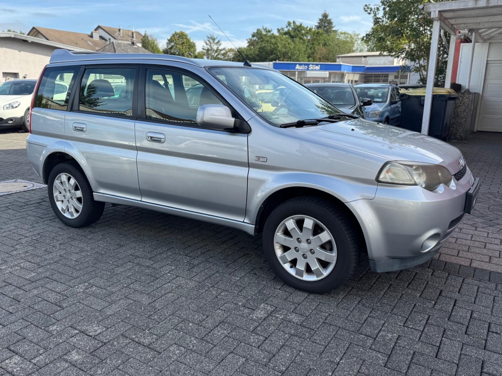 Honda HR-V 2004 — engine 1.590 cm³, 105 HP (77kW)