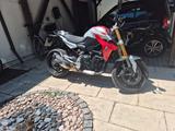 BMW F900R - BMW R 90