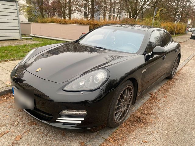 Porsche Panamera 4S