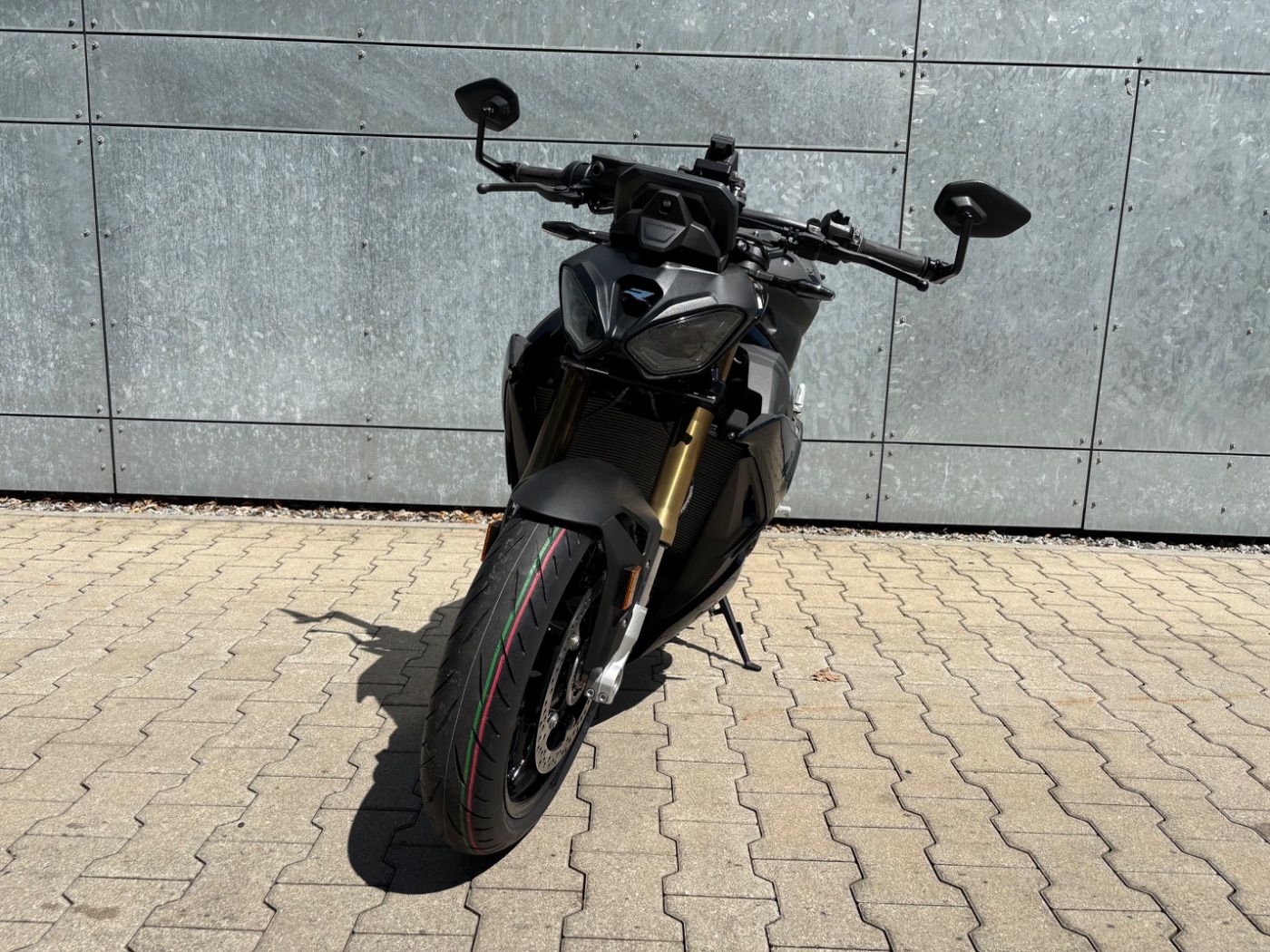 Fahrzeugabbildung BMW S 1000 R 2 Pakete
