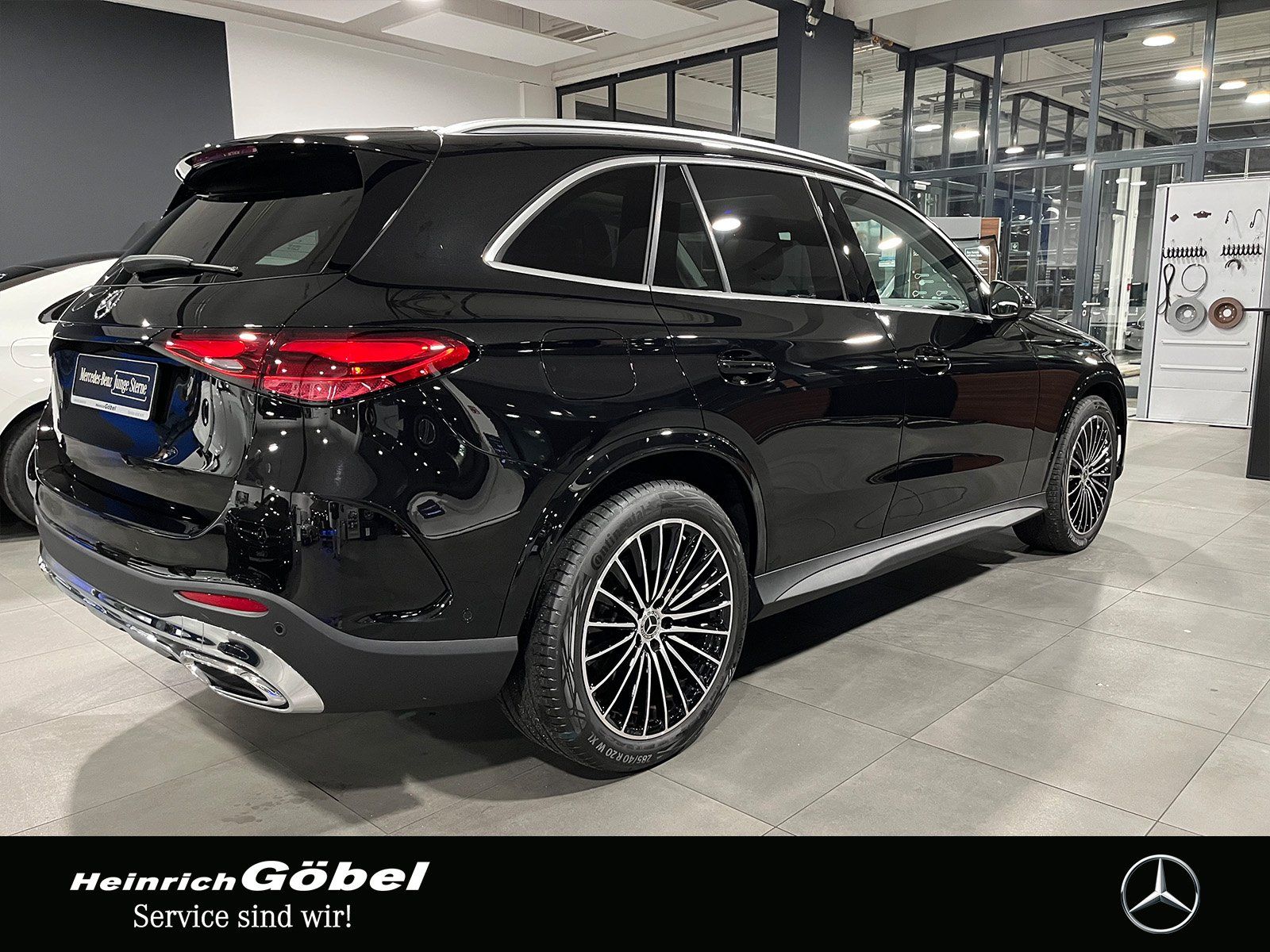 Fahrzeugabbildung Mercedes-Benz GLC 300 d 4M AMG+PANO+AHK+360°+MEMORY+CARPLAY