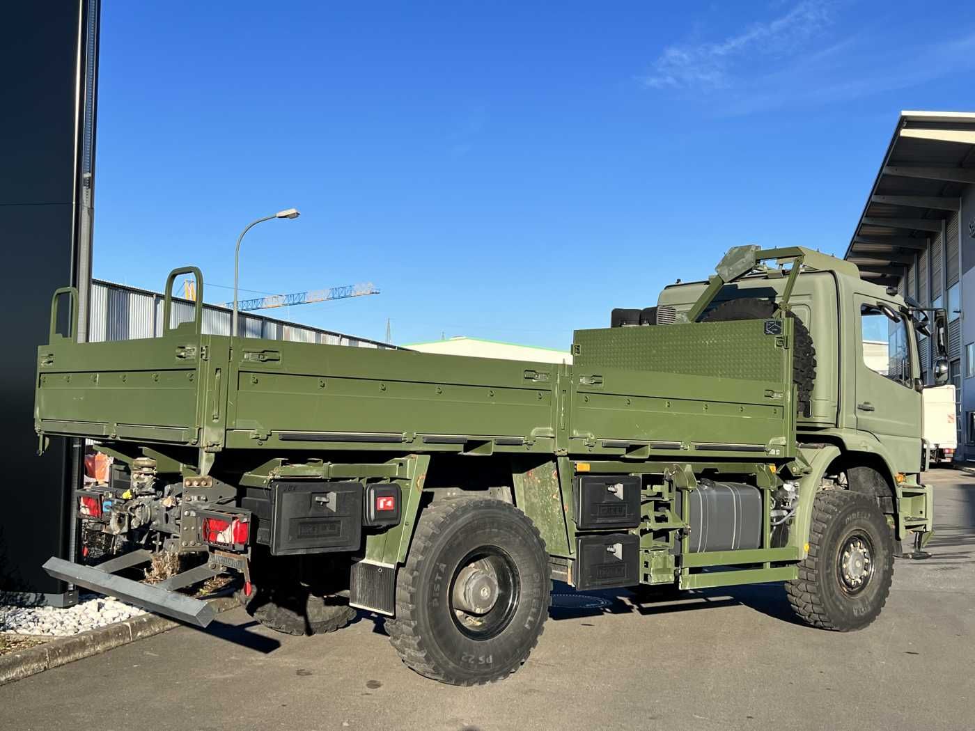 Fahrzeugabbildung Mercedes-Benz Axor 1829 A 4x4 Pritsche