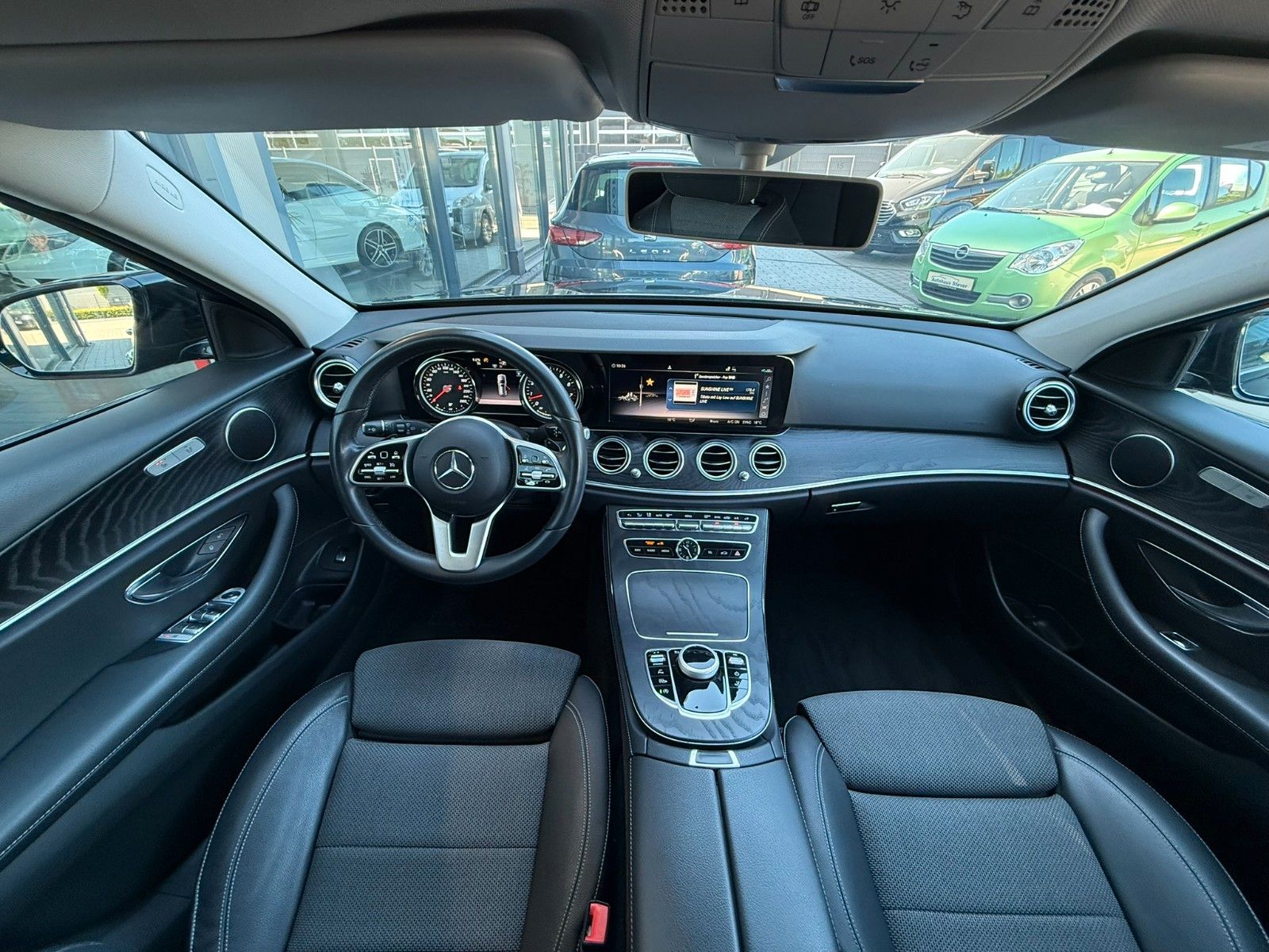 Fahrzeugabbildung Mercedes-Benz T-Modell E 200,Navi,Sitzh.