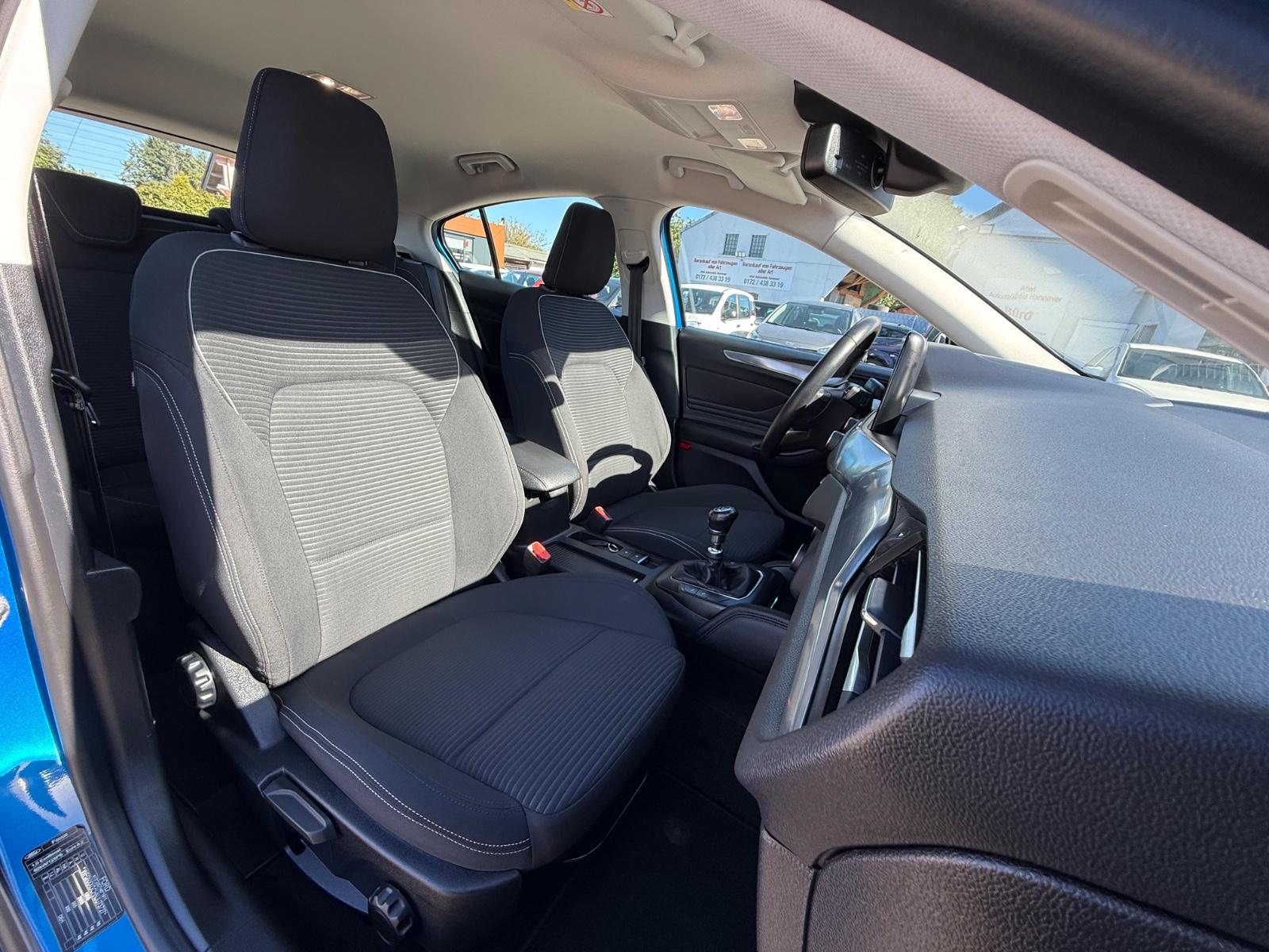 Ford Focus Titanium Sportsitze Sport Lenkrad
