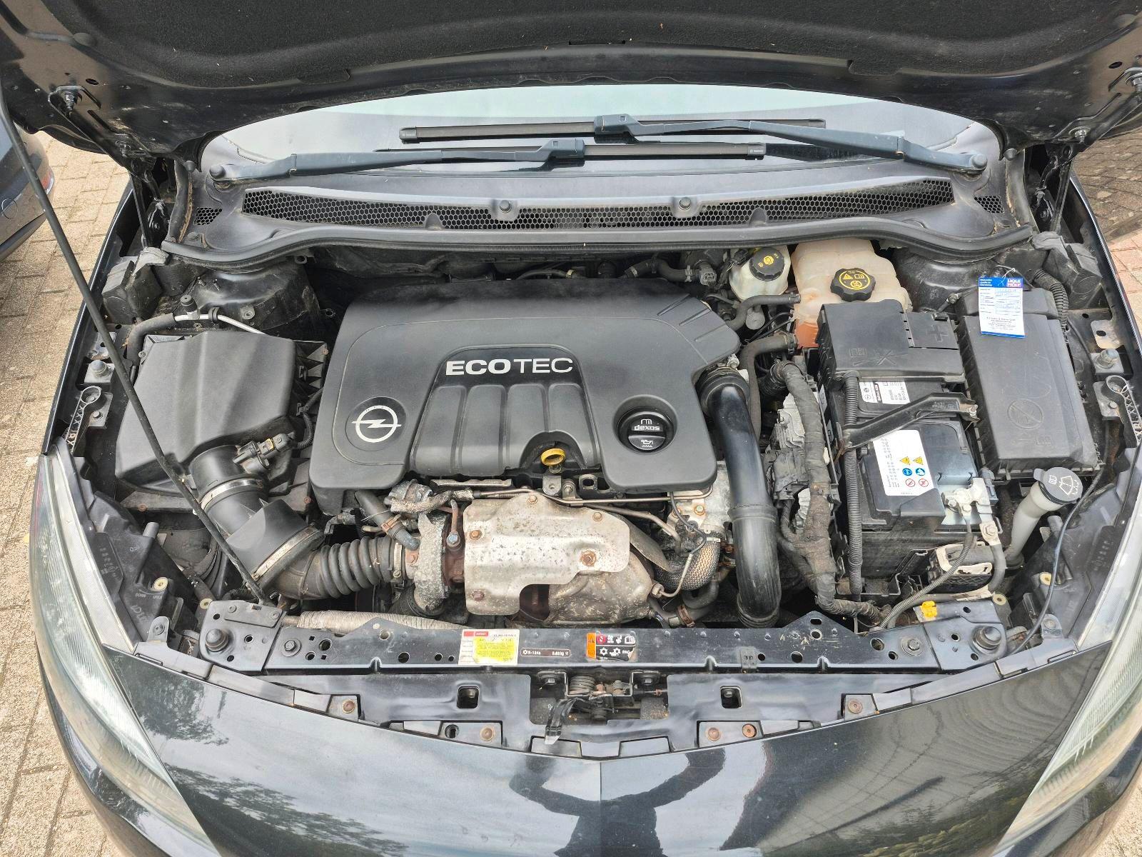 Opel Astra 2014 — photo 5