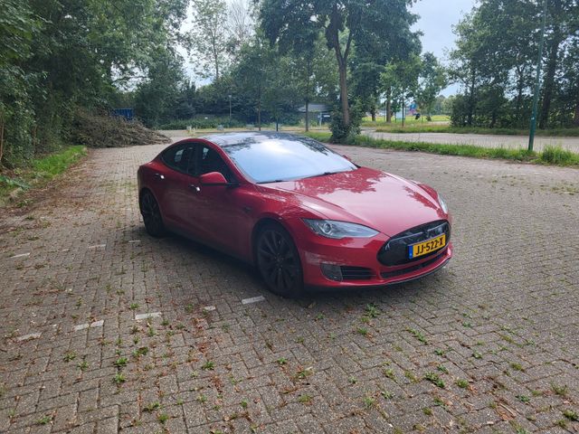 Tesla Model S P90D  ludicrous 780 hp 930nm