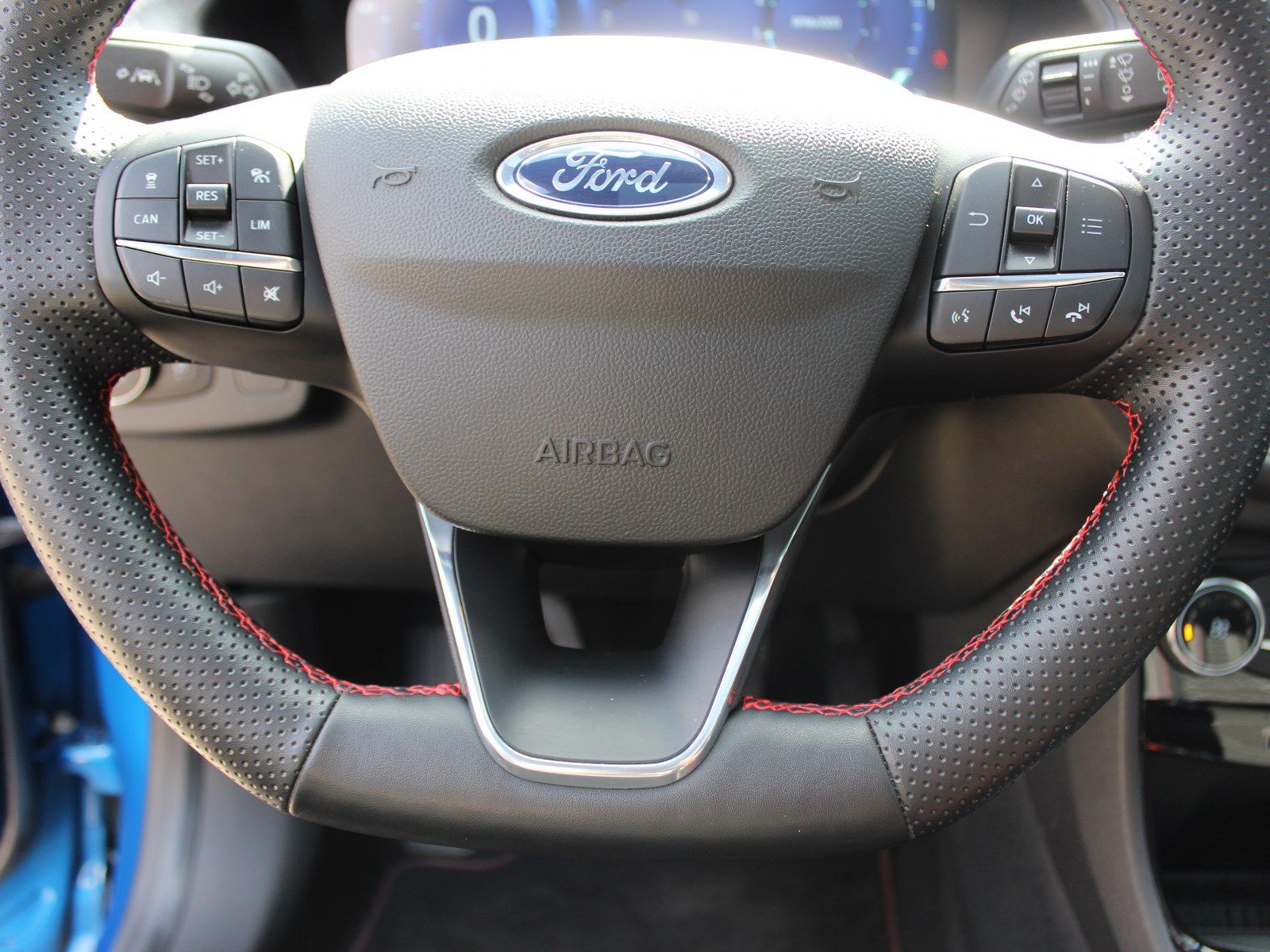 Fahrzeugabbildung Ford Puma ST-Line X 1,0 EcoBoost Mild Hybrid