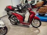Honda SH 150 i inkl. Smart Top Box  und hoher Scheibe - HONDA SH 150