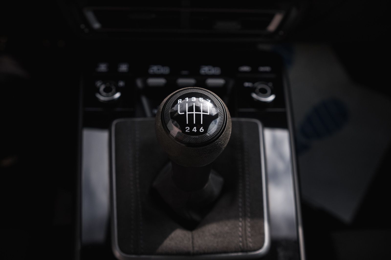 Fahrzeugabbildung Porsche 992/911 GTS Cabrio-SportDesign-18Wege-LED-360Kam