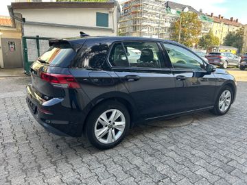 Volkswagen Golf - 8