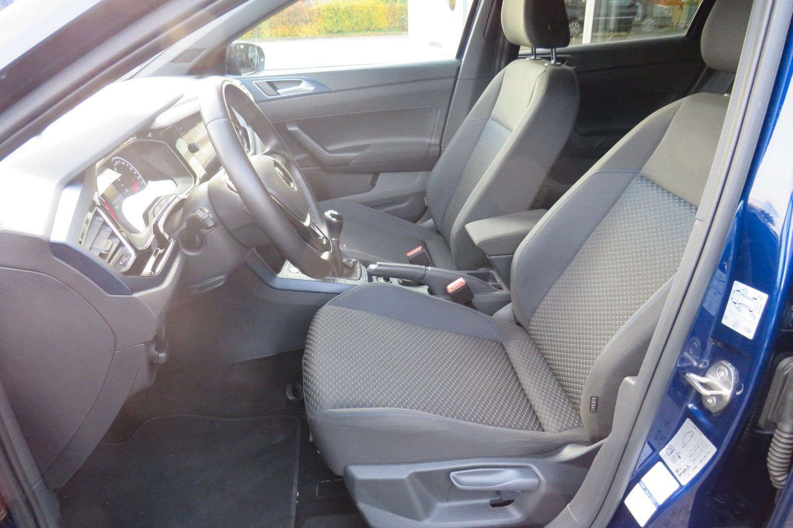 Fahrzeugabbildung Volkswagen Polo United KAMERA SITZH. NAVI KEYLESS APP-CON 1