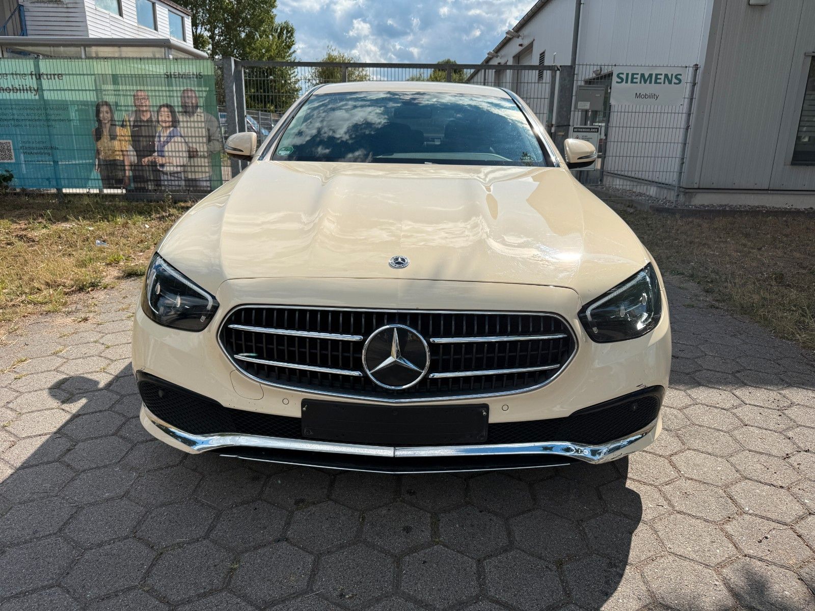Mercedes-Benz E 220d-Limousine-Avantgarde-MBUX-Navi-Kamera imagem 2